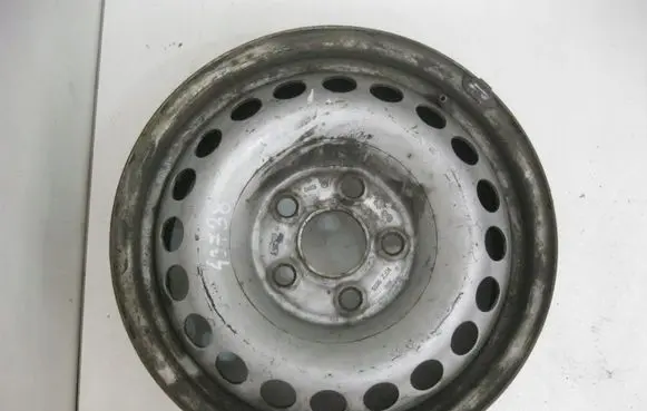 Volkswagen Golf V R16 steel rim KBA43738