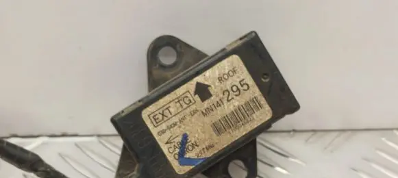 Mitsubishi Lancer X Antenna control unit MN141295