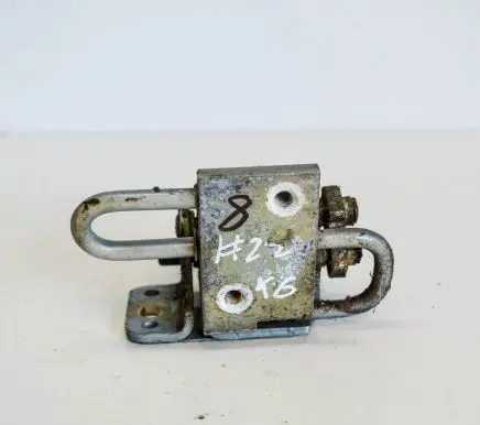Audi A3 S3 8L Rear door lower hinge 4B0833411B