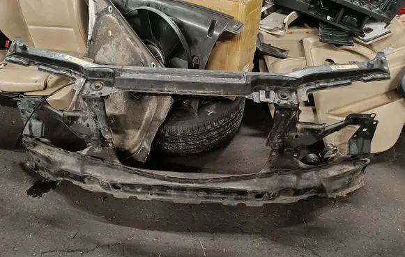 BMW X5 E53 Radiator support slam panel bracket 