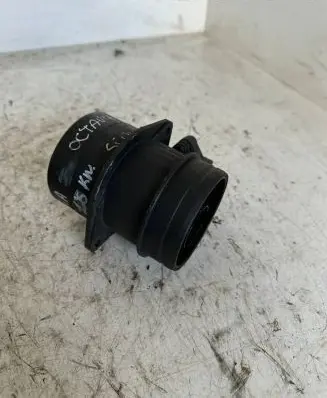 Skoda Octavia Mk2 (1Z) Mass air flow meter 074906461B 0281002461