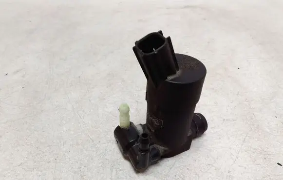Ford Focus Windscreen/windshield washer pump 1S7117K624 T655C