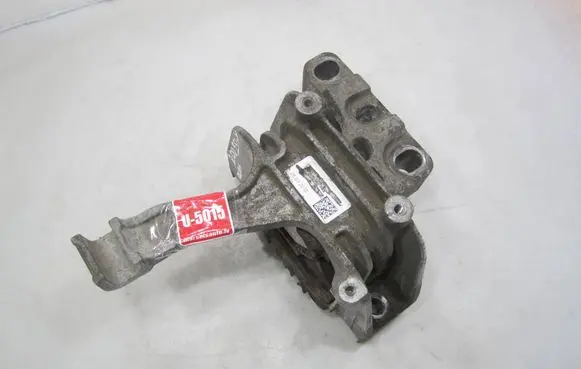 Engine mount bracket