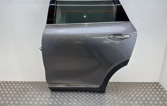 KIA Sorento Rear door 