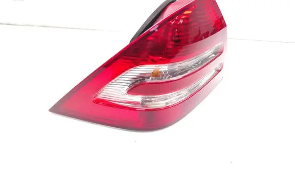 Mercedes-Benz C W203 Rear/tail lights 2038201964
