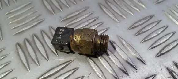 BMW 3 E36 Coolant temperature sensor 2243815