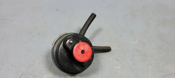 Mercedes-Benz 190 W201 Fuel tank cap lock 