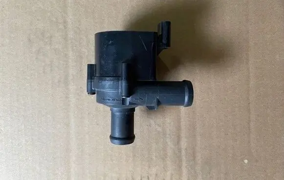 Audi A1 Water pump 5Q0965567G