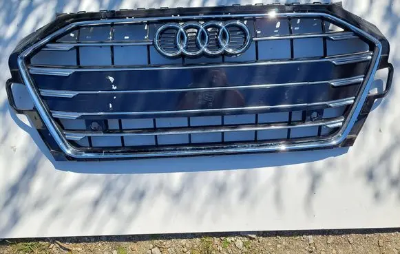 Audi A4 S4 B9 8W Front bumper upper radiator grill 8W0853651DF
