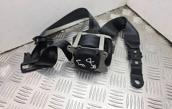 Volvo V40 Front seatbelt 31484535 637750100 63378200A