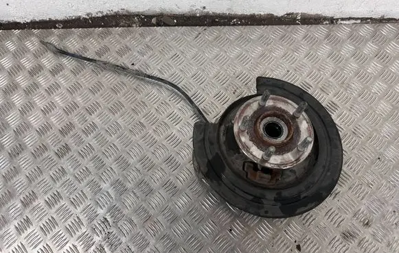 Dodge Durango III Rear wheel hub 04877113AC