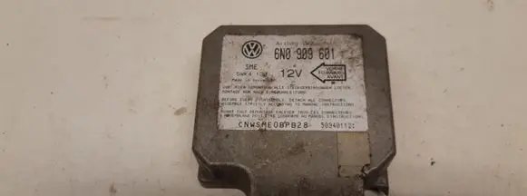 Volkswagen PASSAT B4 Airbag control unit/module 6N0909601