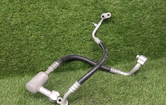 Chevrolet Cruze II Air conditioning (A/C) pipe/hose 39097990