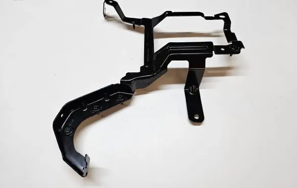 Jeep Grand Cherokee WL Other engine bay part 68454529AA 68454530AA
