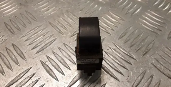 Toyota Corolla E110 Electric window control switch 8481002040