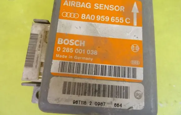 Audi A6 S6 C4 4A Airbag control unit/module 8A0959655C 0285001038