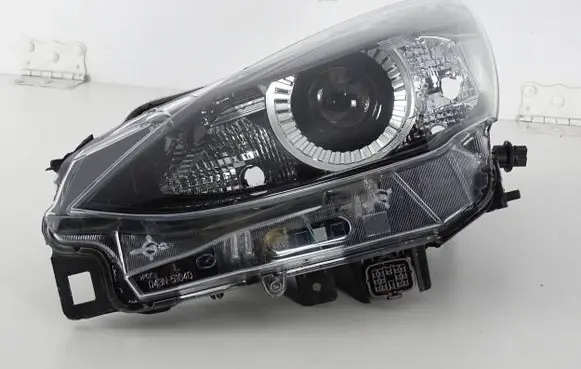 Mazda 2 Headlight/headlamp D43N-51040