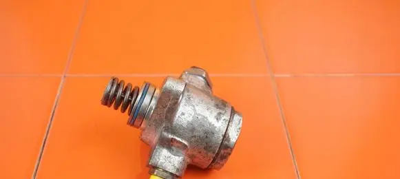 Volkswagen Golf VII In-tank fuel pump 04E127026H 15MB3