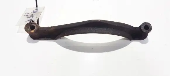 Engine mounting bracket