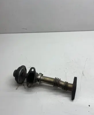 Volkswagen Golf III EGR valve 72211600