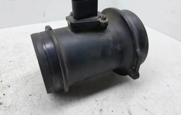 Audi Q7 4L Mass air flow meter 7L0121203F