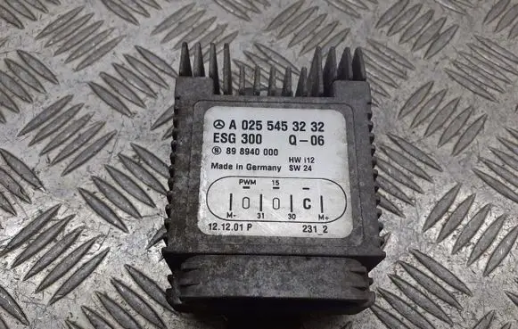 Mercedes-Benz A W168 Coolant fan relay A0255453232