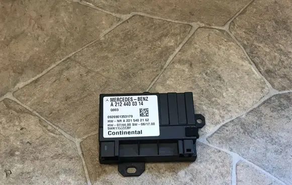 Mercedes-Benz C W204 Fuel injection pump control unit/module A2124400314