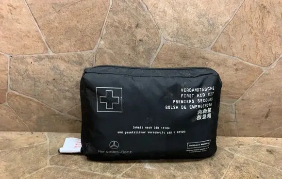 Mercedes-Benz C W204 First aid kit 