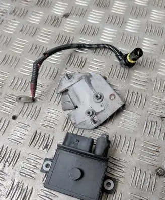 BMW 1 E82 E88 Glow plug pre-heat relay GSE105 7182752