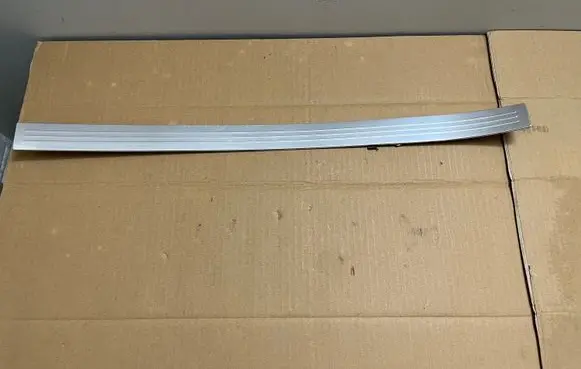 Mercedes-Benz S W221 Side skirt front trim A2216800435