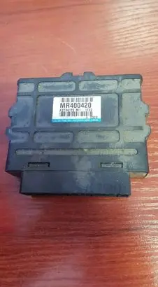 Mitsubishi Pajero ABS control unit/module MR400420 X2T34172M