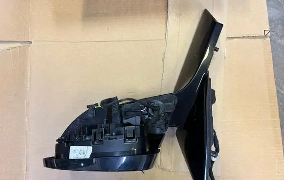 Land Rover Discovery 5 Front door electric wing mirror LR083184