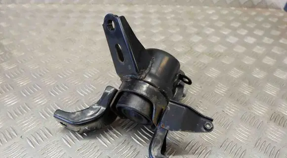 Engine mount bracket