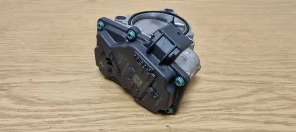 BMW 3 G20 G21 Throttle valve 8623324