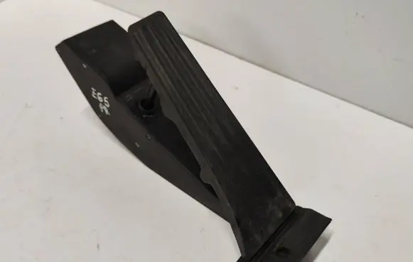 BMW 7 E65 E66 Accelerator throttle pedal 6766930 259160