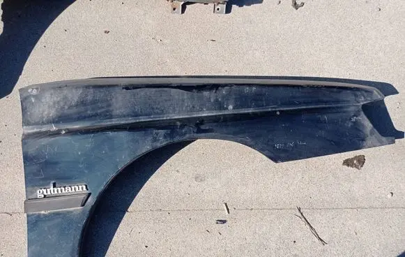 Peugeot 605 Fender