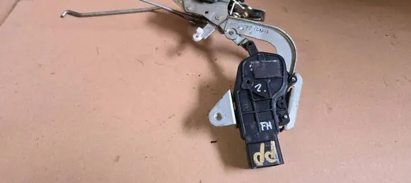 Suzuki Ignis Front door lock 8220181G20 8220181G10