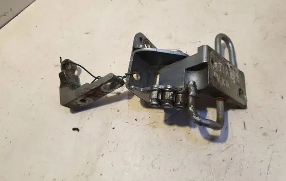 Volkswagen Touareg I Front door hinge set 7L0831411A