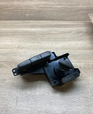 Toyota Yaris Hazard light switch 758294 758292