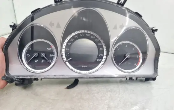 Mercedes-Benz C W204 Speedometer (instrument cluster) A2049003802