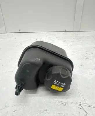 BMW 4 F36 Gran coupe Coolant expansion tank/reservoir 8617045