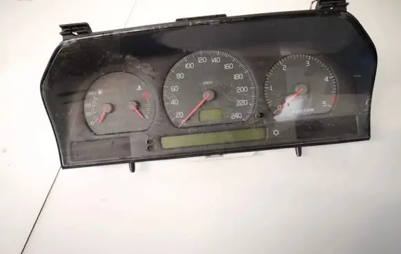 Volvo S70 V70 V70 XC Speedometer (instrument cluster) 9472523 9451530