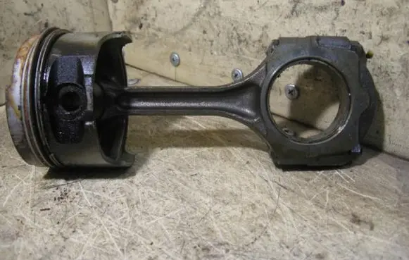 Renault Scenic I Piston with connecting rod