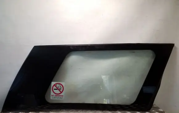 Mitsubishi Grandis Rear side window