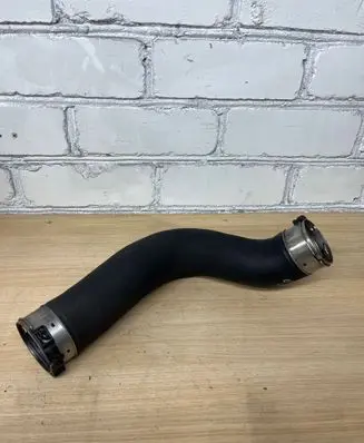 BMW 5 F10 F11 Intercooler hose/pipe 574140