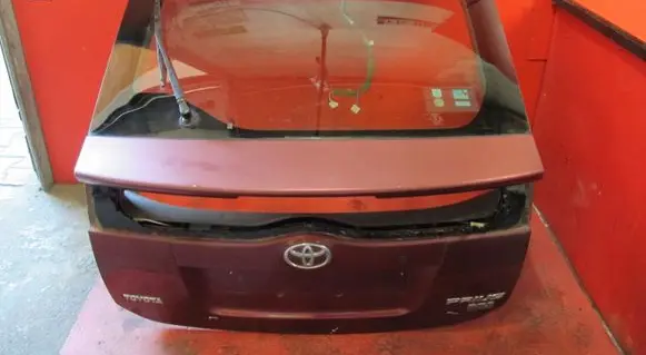 Toyota Prius (NHW20) Tailgate/trunk/boot lid
