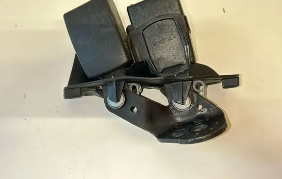 Audi A6 S6 C6 4F Middle seatbelt buckle (rear) 4F0857739D