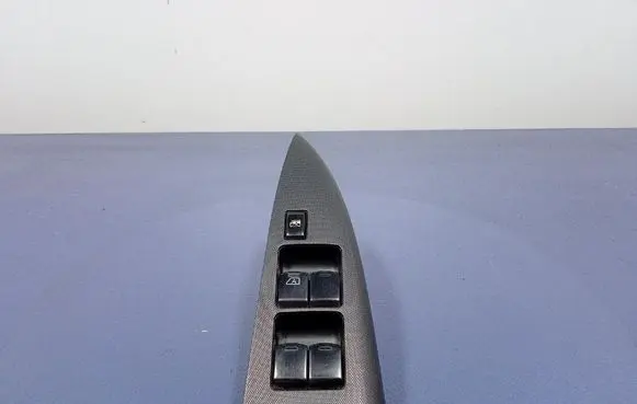 Nissan Note (E11) Electric window control switch 254019U10A