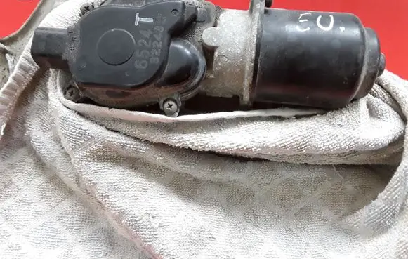 Subaru Forester SG Wiper motor 6524T 32243