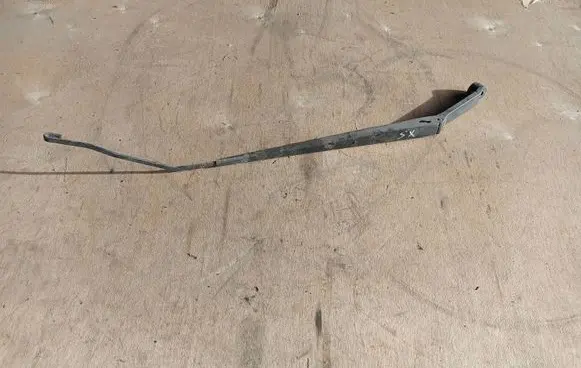 Suzuki SX4 Front wiper blade arm 7218NWB